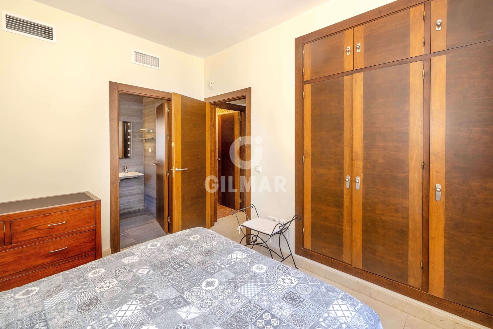 Chalet de 6 habitaciones en Marbella en venta con piscina garaje - 1.975.000 € (Ref: 9627087)