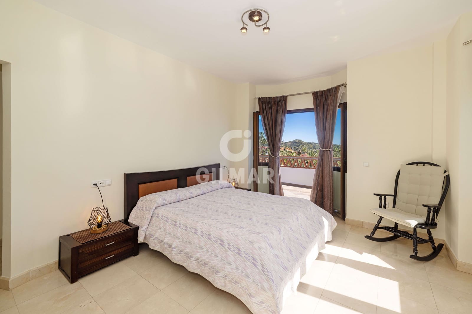 Chalet de 6 habitaciones en Marbella en venta con piscina garaje - 1.975.000 € (Ref: 9627087)