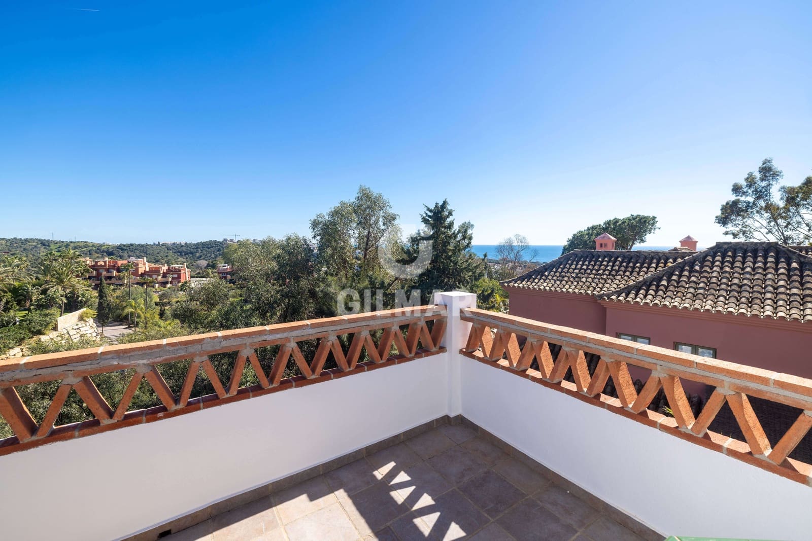Chalet de 6 habitaciones en Marbella en venta con piscina garaje - 1.975.000 € (Ref: 9627087)