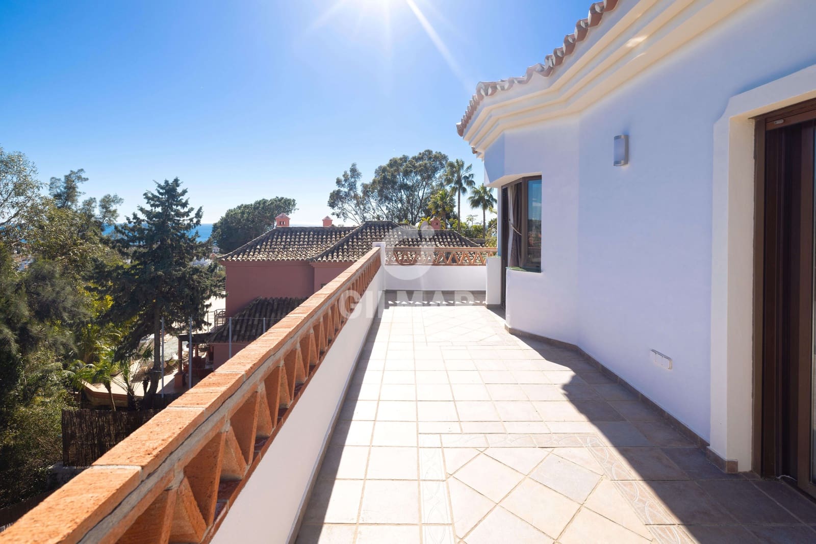 Chalet de 6 habitaciones en Marbella en venta con piscina garaje - 1.975.000 € (Ref: 9627087)