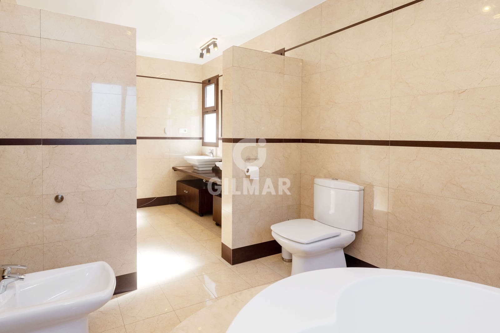 Chalet de 6 habitaciones en Marbella en venta con piscina garaje - 1.975.000 € (Ref: 9627087)