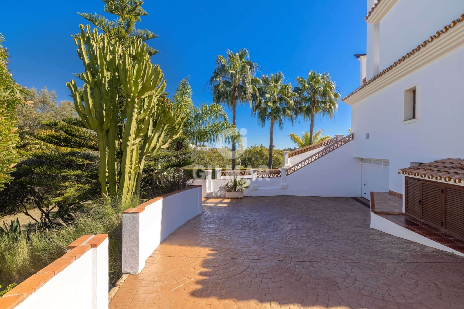 Chalet de 6 habitaciones en Marbella en venta con piscina garaje - 1.975.000 € (Ref: 9627087)