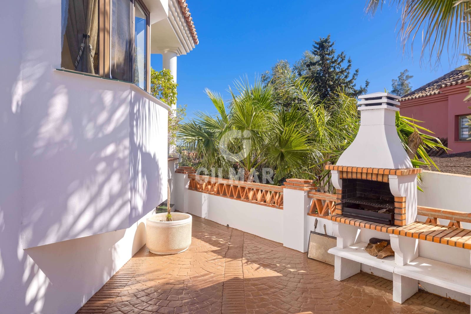 Chalet de 6 habitaciones en Marbella en venta con piscina garaje - 1.975.000 € (Ref: 9627087)