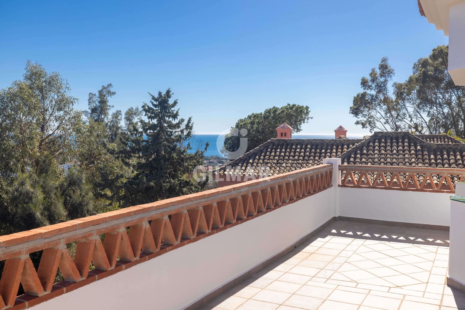 Chalet de 6 habitaciones en Marbella en venta con piscina garaje - 1.975.000 € (Ref: 9627087)