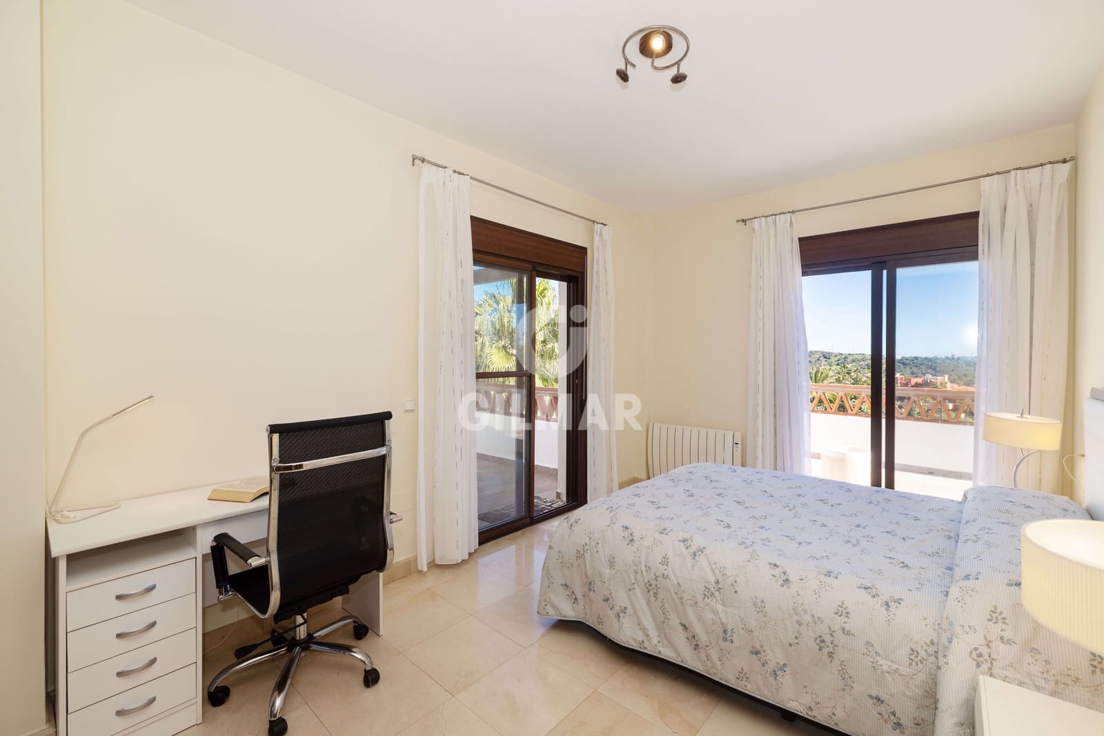 Chalet de 6 habitaciones en Marbella en venta con piscina garaje - 1.975.000 € (Ref: 9627087)