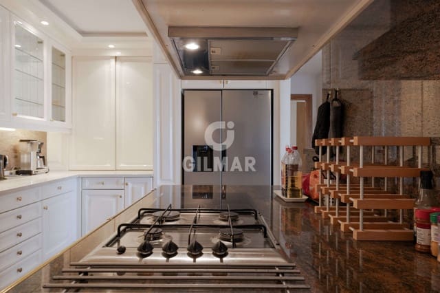 2 quarto Apartamento para venda em Nueva Atalaya, Estepona com piscina garagem - 379 000 € (Ref: 9627088)