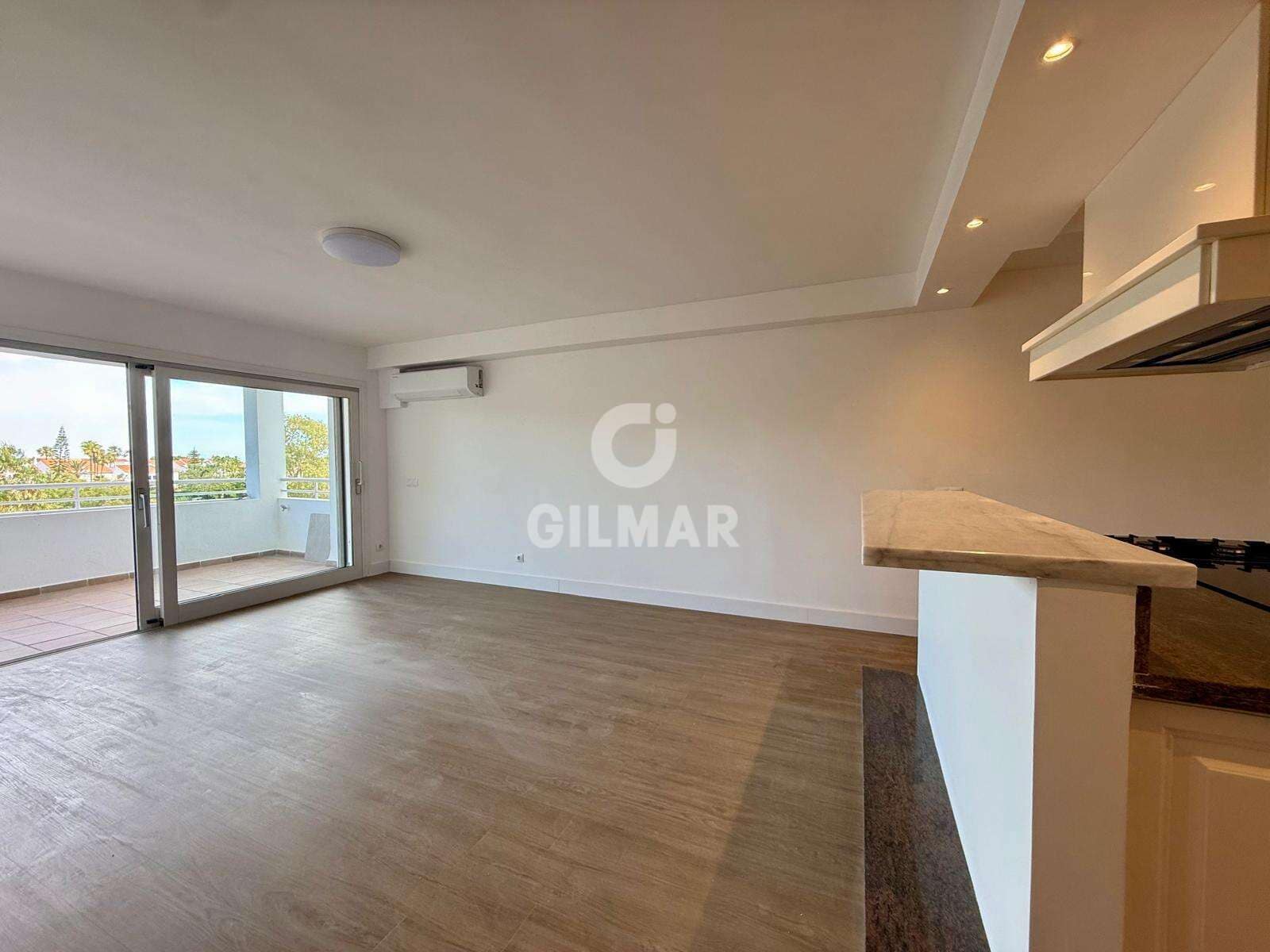 2 bedroom Flat for sale in New Golden Mile with pool garage - € 379,000 (Ref: 9627088)