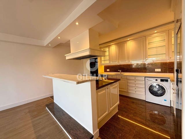 2 quarto Apartamento para venda em Nueva Atalaya, Estepona com piscina garagem - 379 000 € (Ref: 9627088)