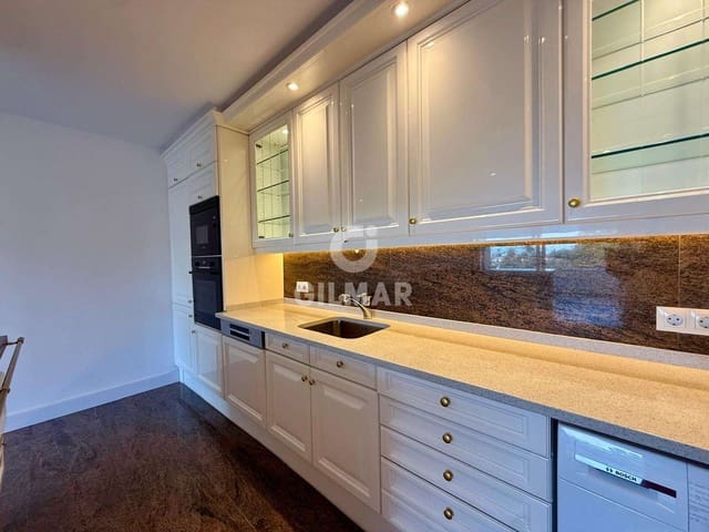 2 quarto Apartamento para venda em Nueva Atalaya, Estepona com piscina garagem - 379 000 € (Ref: 9627088)