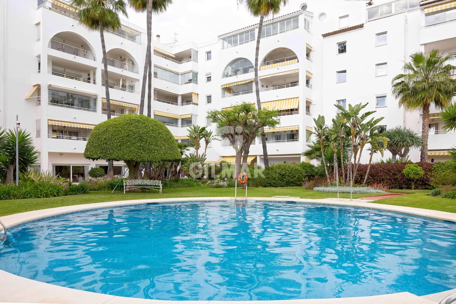 2 bedroom Flat for sale in New Golden Mile with pool garage - € 379,000 (Ref: 9627088)