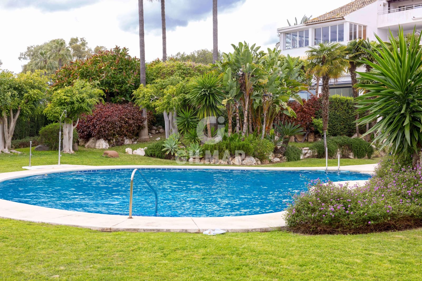 2 bedroom Flat for sale in New Golden Mile with pool garage - € 379,000 (Ref: 9627088)