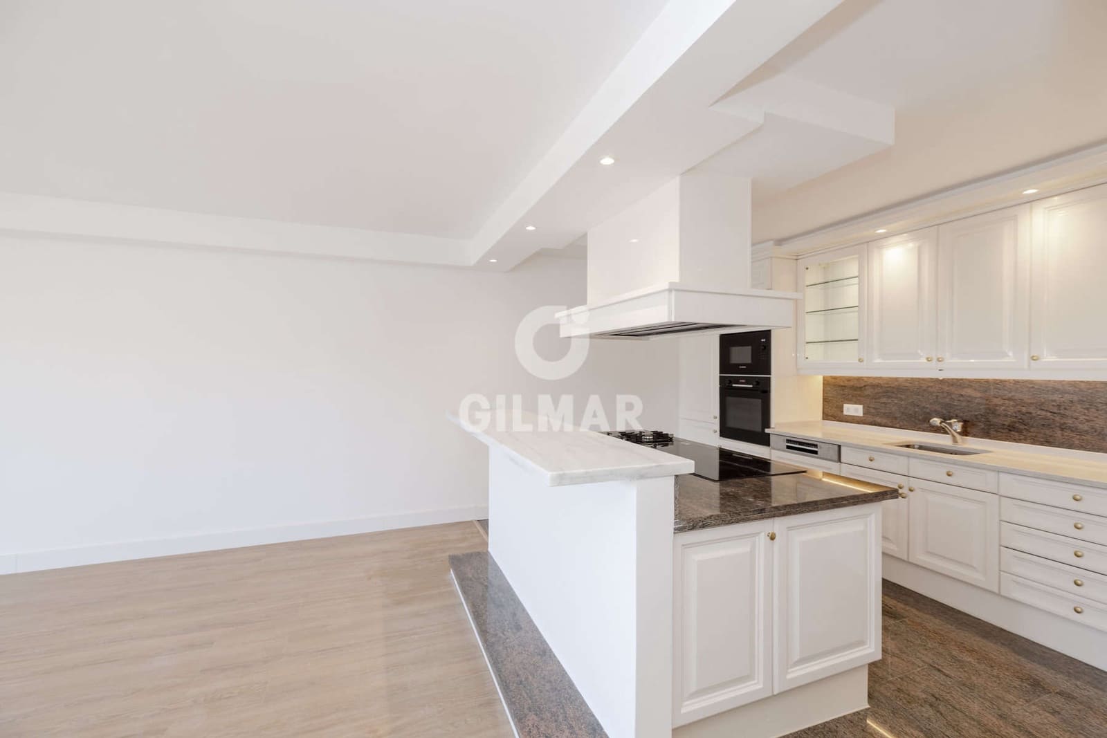 2 quarto Apartamento para venda em New Golden Mile com piscina garagem - 379 000 € (Ref: 9627088)