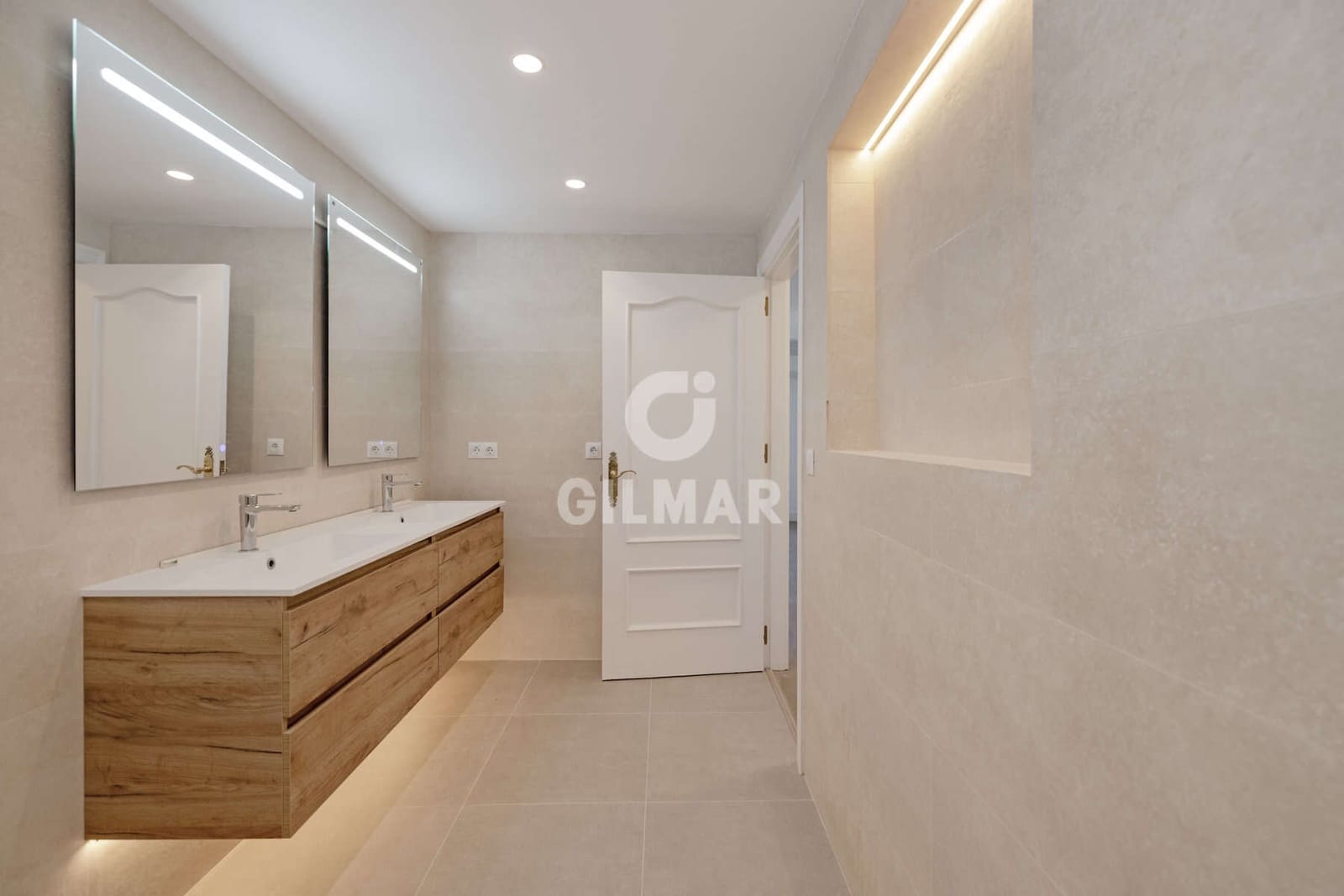 2 quarto Apartamento para venda em New Golden Mile com piscina garagem - 379 000 € (Ref: 9627088)