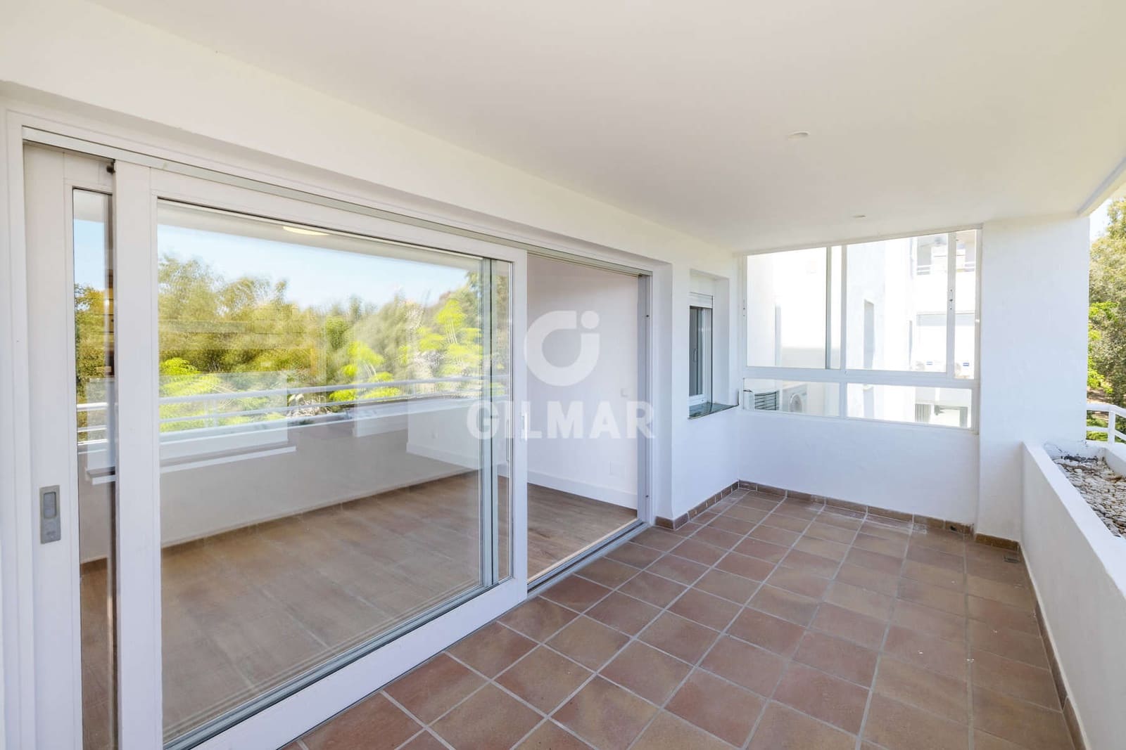 2 quarto Apartamento para venda em New Golden Mile com piscina garagem - 379 000 € (Ref: 9627088)