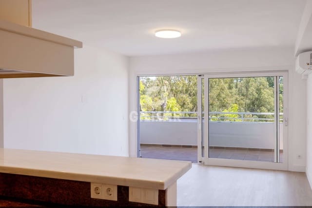 2 sovrum Lägenhet till salu i Nueva Atalaya, Estepona med pool garage - 379 000 € (Ref: 9627088)