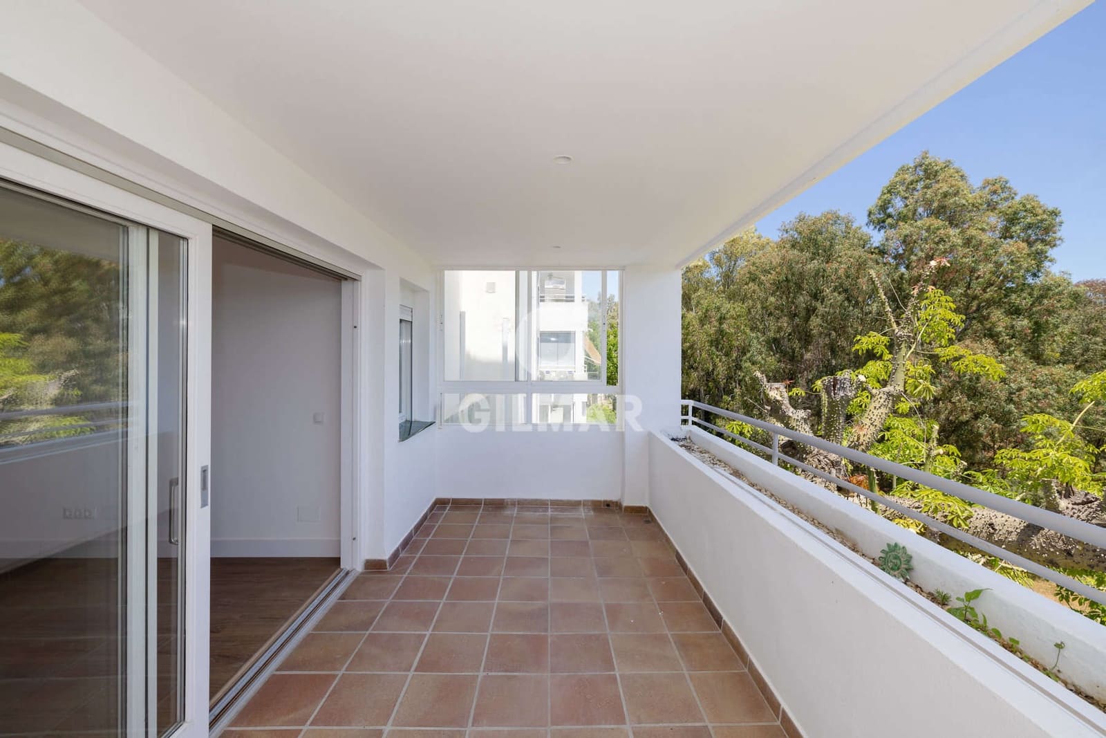 2 quarto Apartamento para venda em New Golden Mile com piscina garagem - 379 000 € (Ref: 9627088)