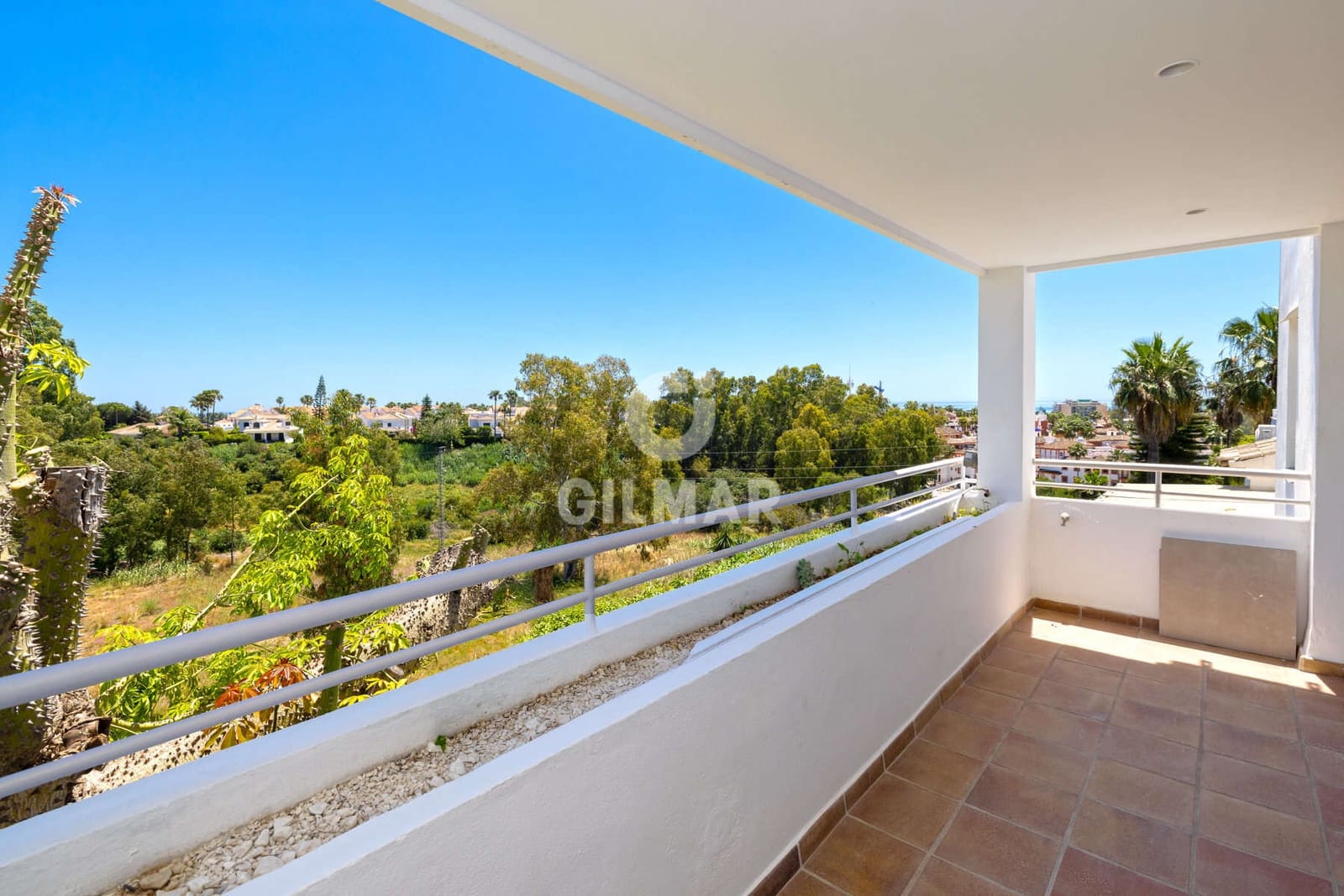 2 quarto Apartamento para venda em New Golden Mile com piscina garagem - 379 000 € (Ref: 9627088)