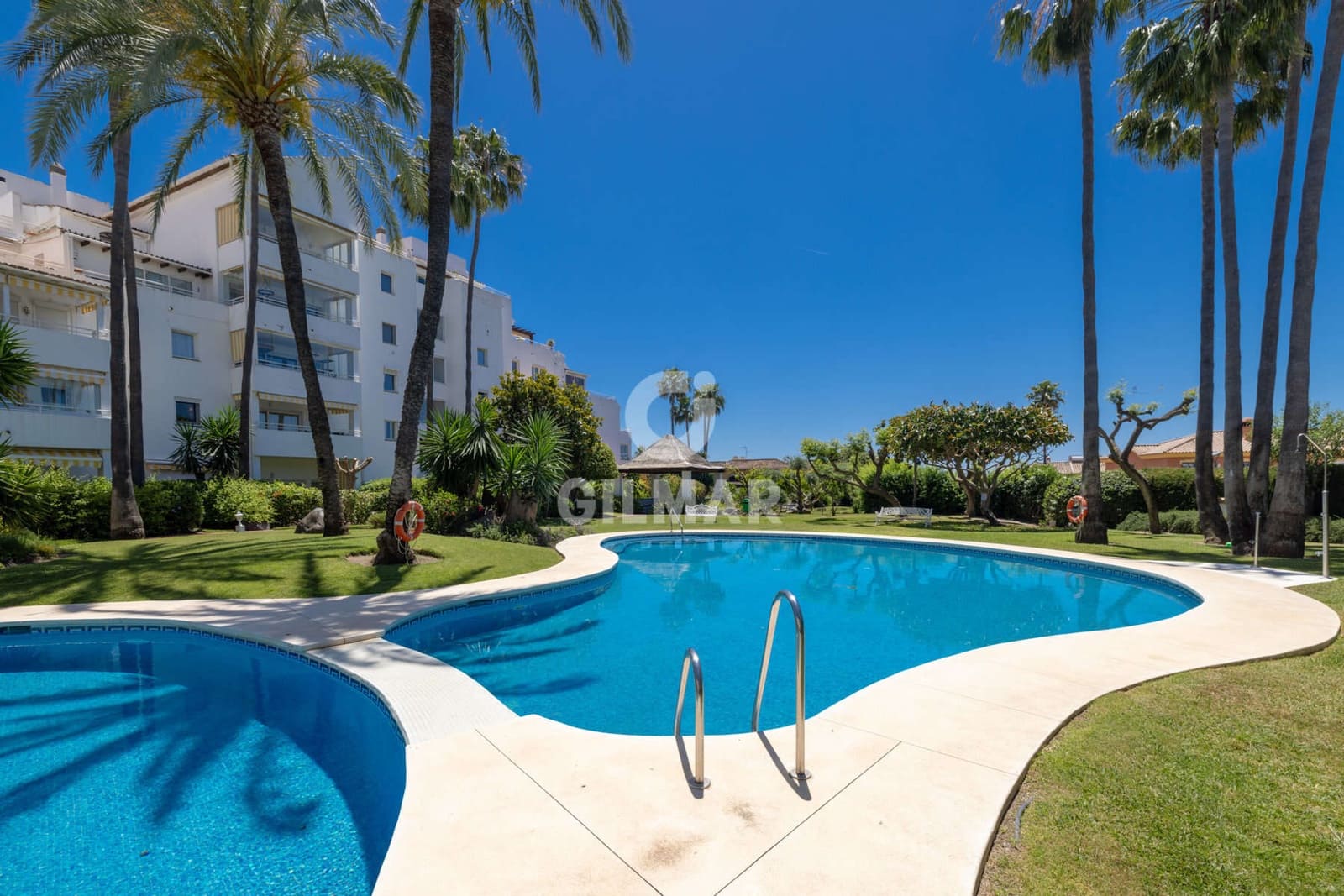 2 quarto Apartamento para venda em New Golden Mile com piscina garagem - 379 000 € (Ref: 9627088)