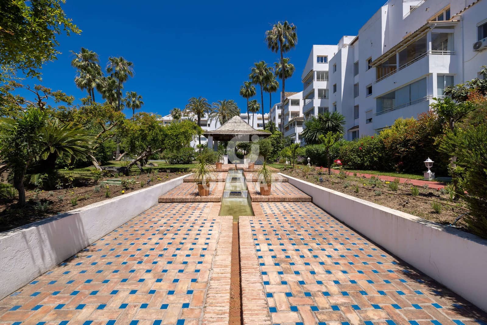 2 quarto Apartamento para venda em New Golden Mile com piscina garagem - 379 000 € (Ref: 9627088)
