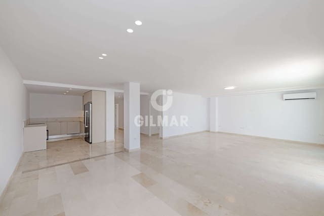 3 chambre Appartement à vendre à Nueva Atalaya, Estepona avec piscine garage - 699 000 € (Ref: 9627089)