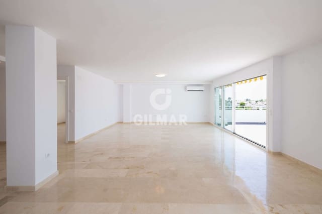 3 chambre Appartement à vendre à Nueva Atalaya, Estepona avec piscine garage - 699 000 € (Ref: 9627089)