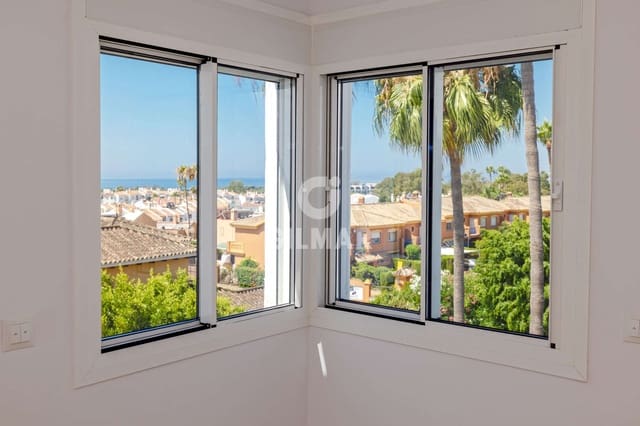 3 chambre Appartement à vendre à Nueva Atalaya, Estepona avec piscine garage - 699 000 € (Ref: 9627089)