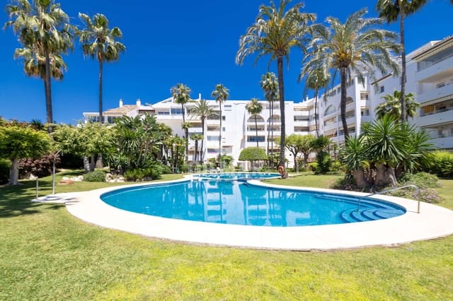 3 chambre Appartement à vendre à Nueva Atalaya, Estepona avec piscine garage - 699 000 € (Ref: 9627089)