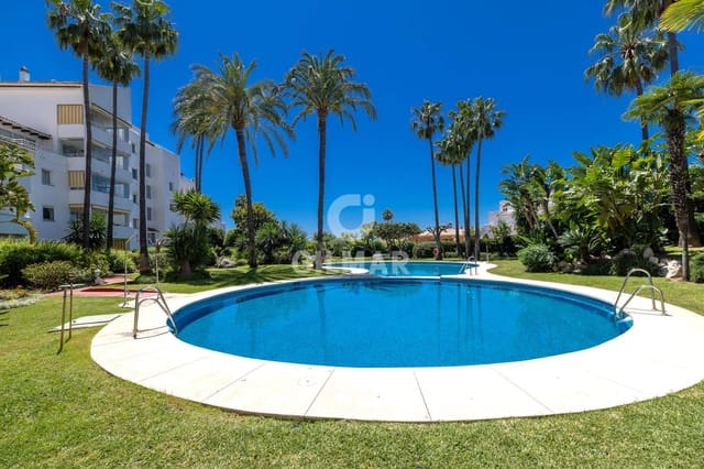3 chambre Appartement à vendre à Nueva Atalaya, Estepona avec piscine garage - 699 000 € (Ref: 9627089)