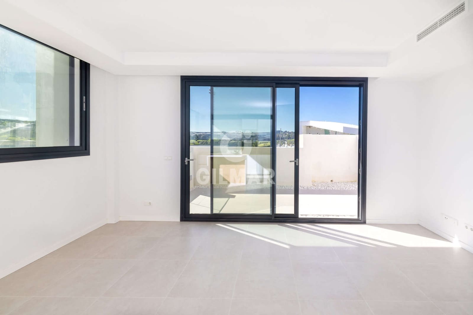 2 slaapkamer Penthouse te koop in Estepona met garage - € 510.000 (Ref: 9628007)