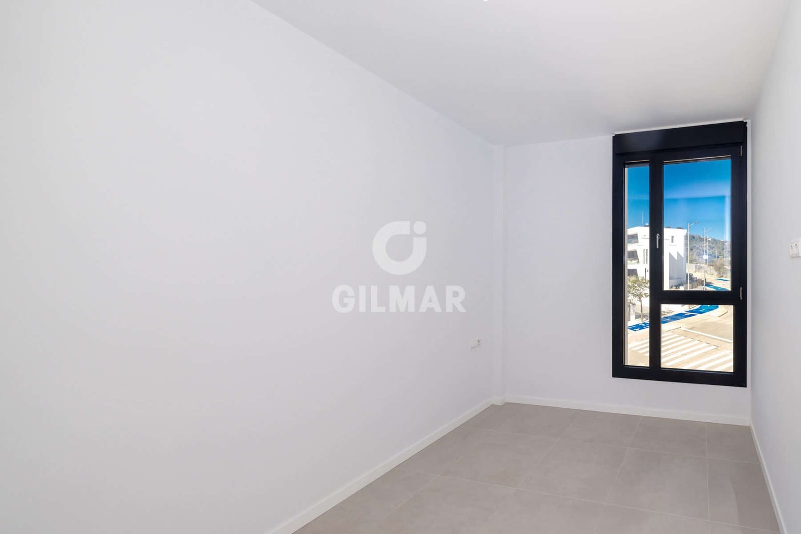 Ático de 2 habitaciones en Estepona en venta con garaje - 575.000 € (Ref: 9628008)