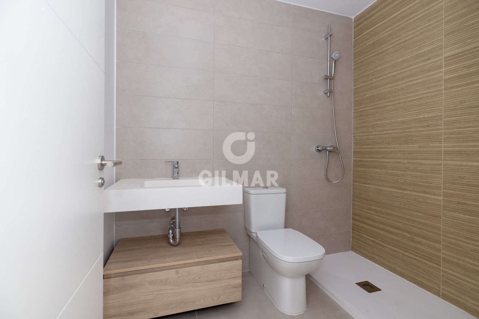 Ático de 2 habitaciones en Estepona en venta con garaje - 575.000 € (Ref: 9628008)