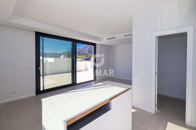 Ático de 2 habitaciones en Altos de Estepona, Estepona en venta con garaje - 575.000 € (Ref: 9628008)