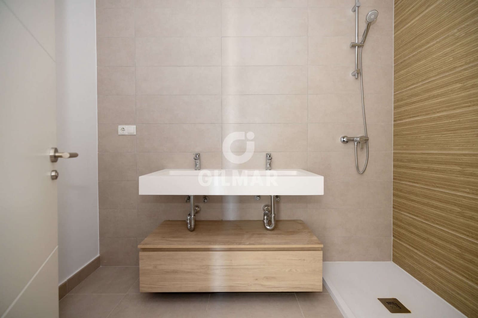 Ático de 2 habitaciones en Estepona en venta con garaje - 575.000 € (Ref: 9628008)