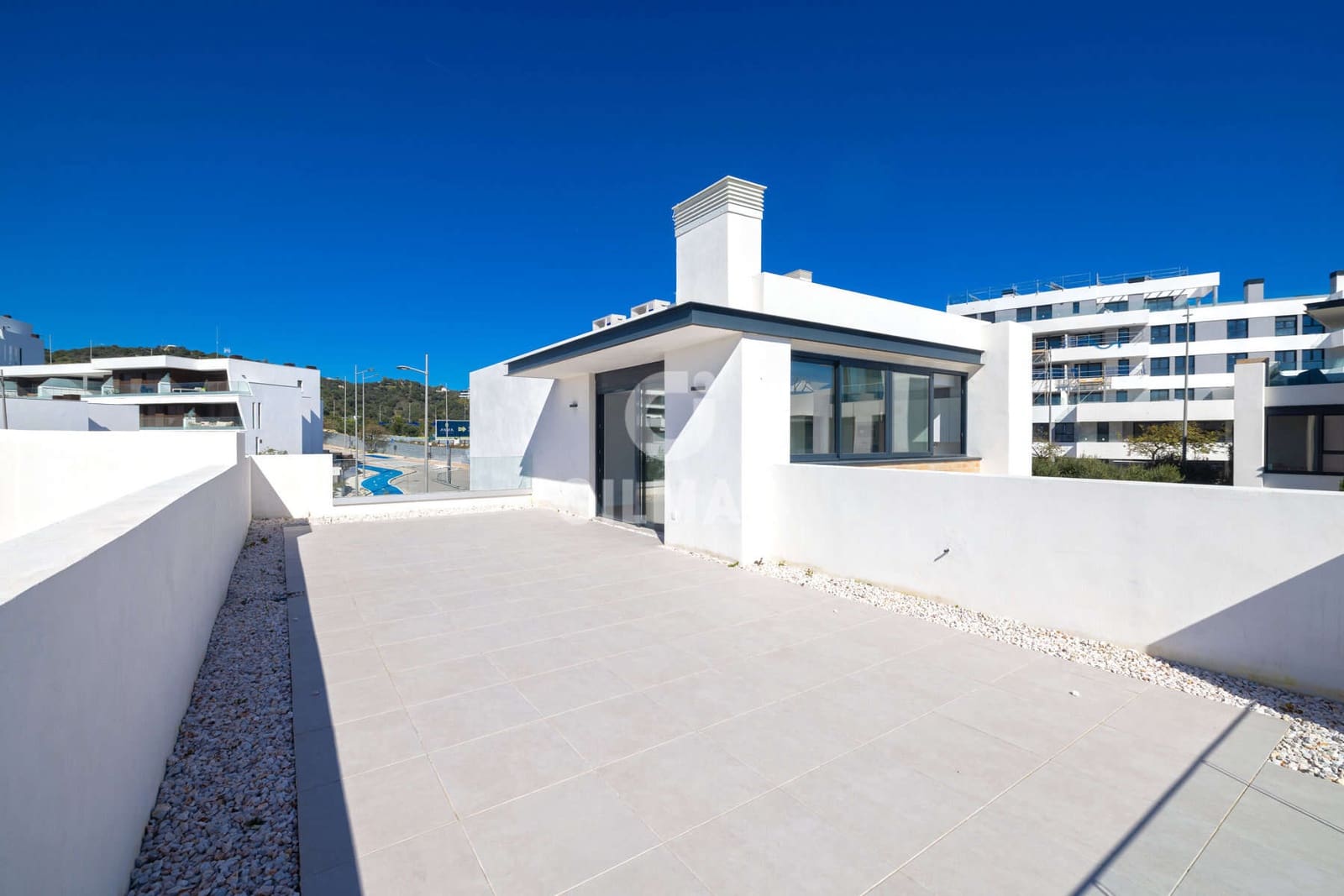 Ático de 2 habitaciones en Estepona en venta con garaje - 575.000 € (Ref: 9628008)