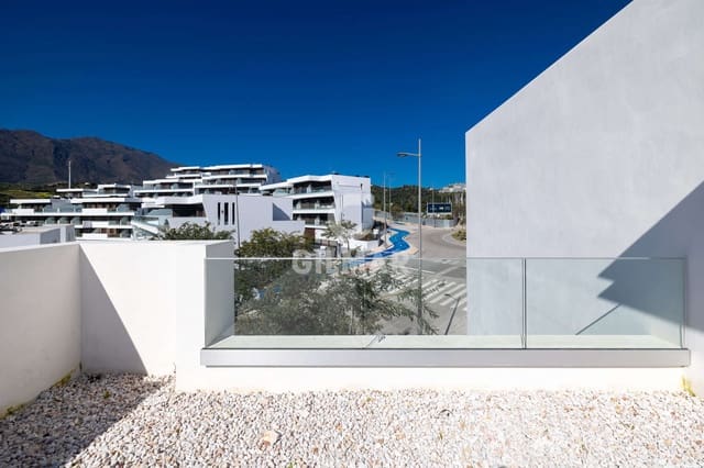 Ático de 2 habitaciones en Altos de Estepona, Estepona en venta con garaje - 575.000 € (Ref: 9628008)