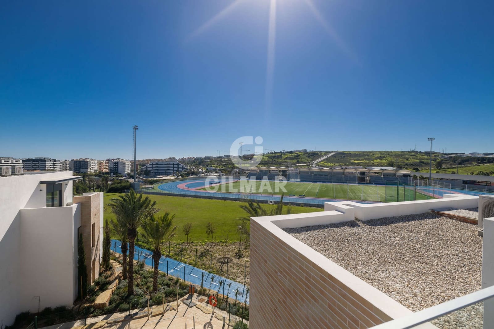 Ático de 2 habitaciones en Estepona en venta con garaje - 575.000 € (Ref: 9628008)