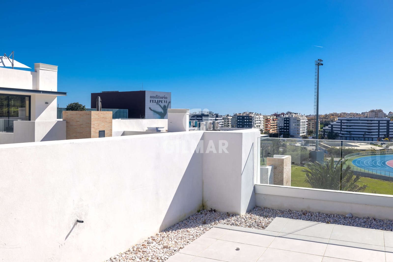 Ático de 2 habitaciones en Estepona en venta con garaje - 575.000 € (Ref: 9628008)
