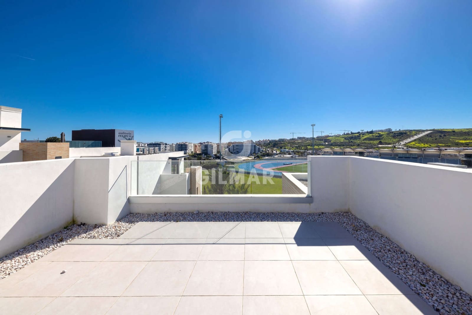 Ático de 2 habitaciones en Estepona en venta con garaje - 575.000 € (Ref: 9628008)