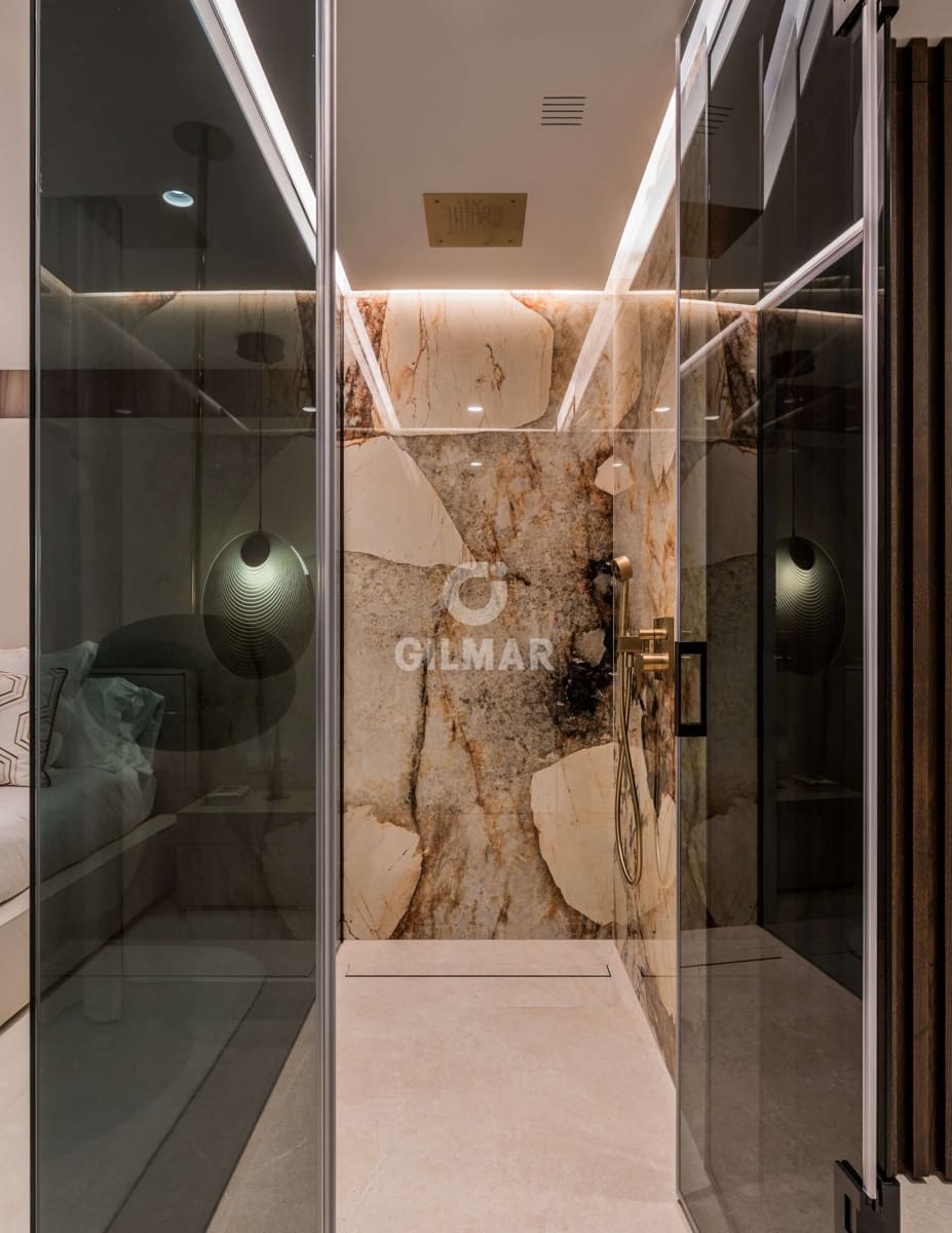 3 makuuhuone Asunto myytävänä paikassa Las Chapas mukana uima-altaan 
autotalli - 2 450 000 € (Ref: 9628424)