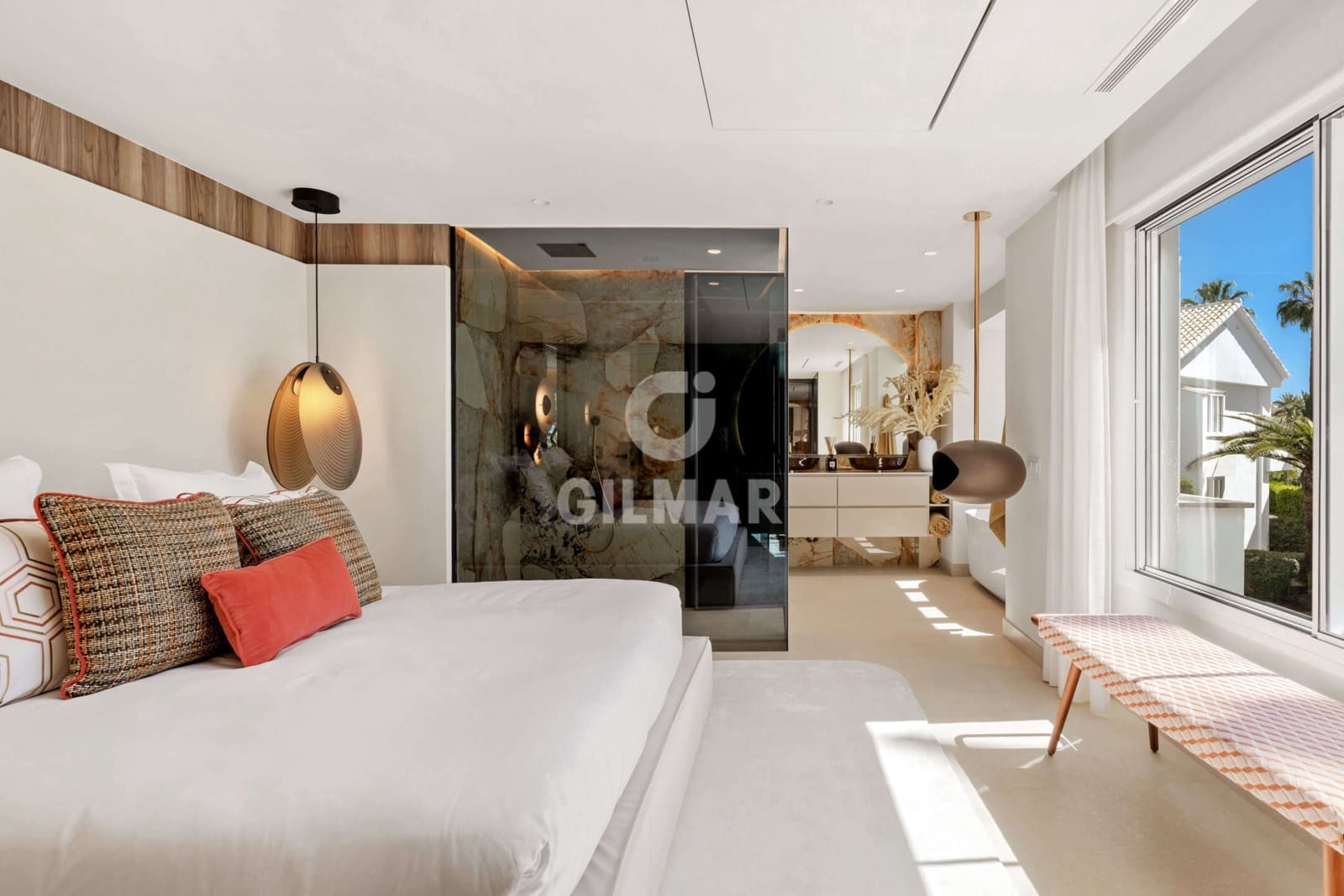 3 makuuhuone Asunto myytävänä paikassa Las Chapas mukana uima-altaan 
autotalli - 2 450 000 € (Ref: 9628424)