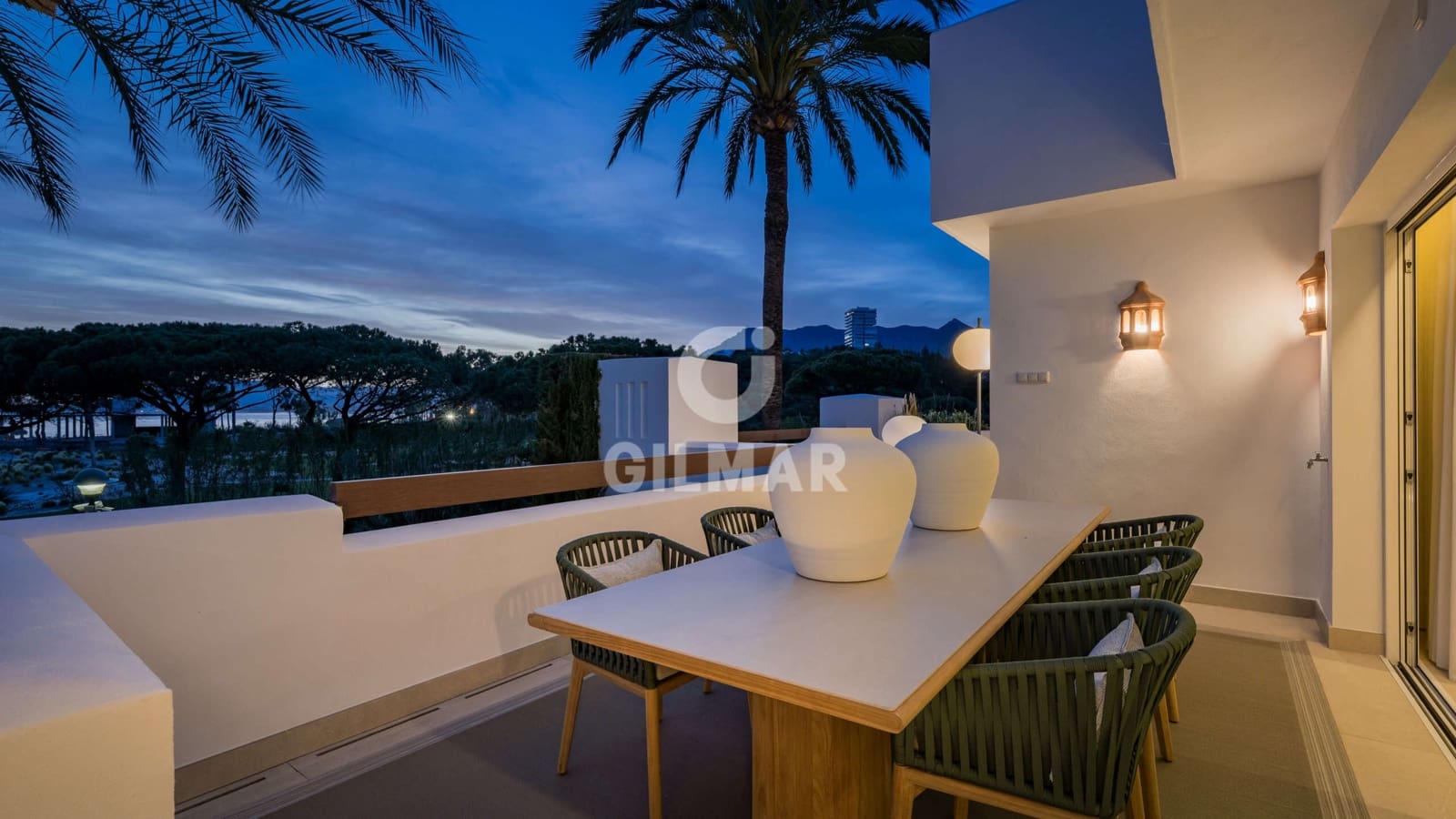 3 makuuhuone Asunto myytävänä paikassa Las Chapas mukana uima-altaan 
autotalli - 2 450 000 € (Ref: 9628424)