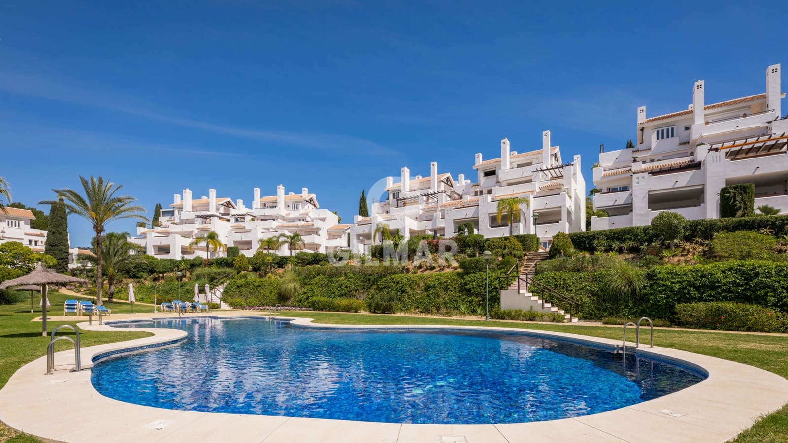 3 makuuhuone Asunto myytävänä paikassa Las Chapas mukana uima-altaan 
autotalli - 2 450 000 € (Ref: 9628424)