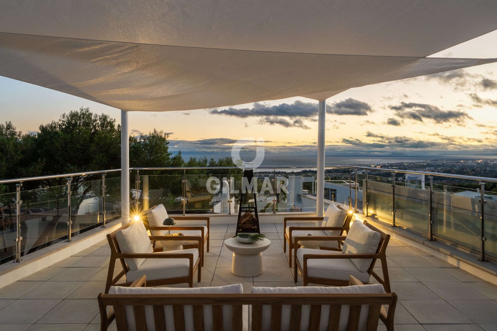 4 sovrum Semi-fristående Villa till salu i Golden Mile med pool garage - 3 950 000 € (Ref: 9629414)