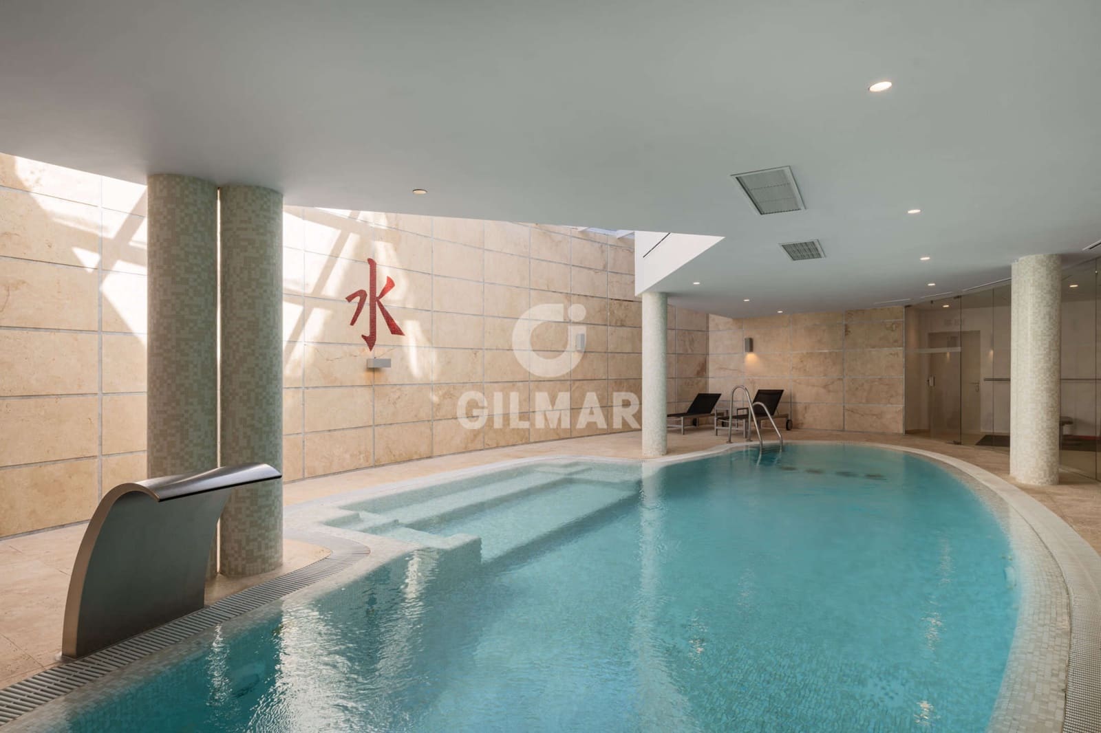 4 soveværelse Semi-Rækkehus til salg i Golden Mile med swimmingpool garage - € 3.950.000 (Ref: 9629414)