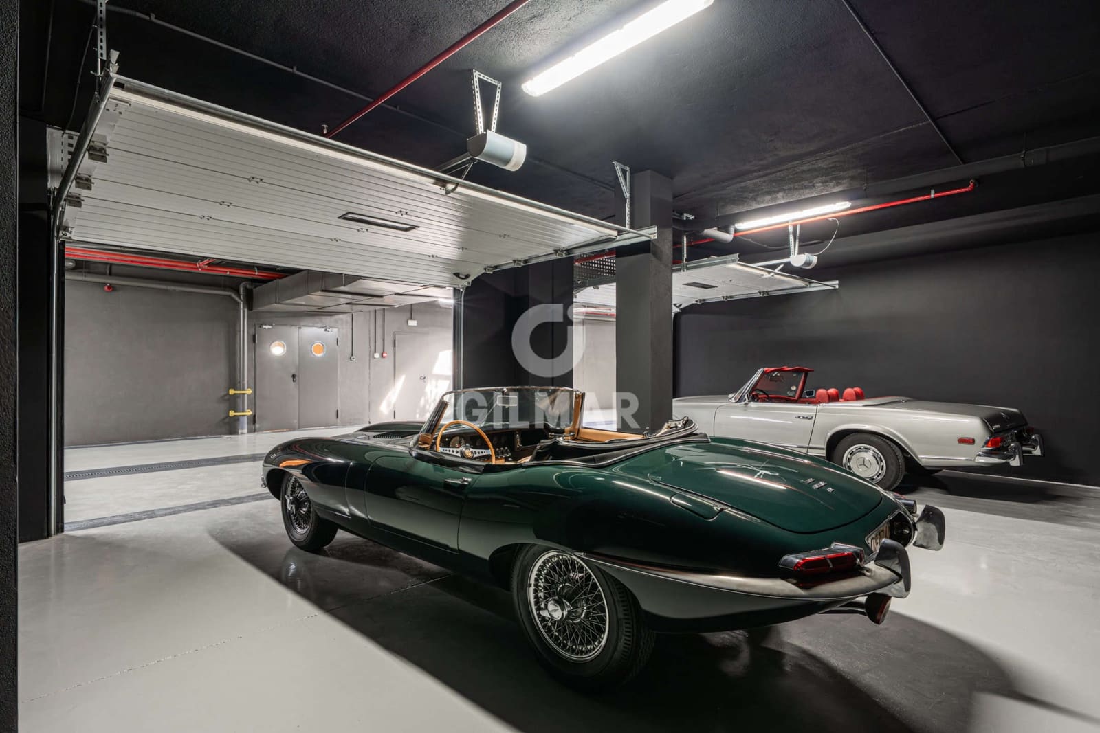 4 soveværelse Semi-Rækkehus til salg i Golden Mile med swimmingpool garage - € 3.950.000 (Ref: 9629414)