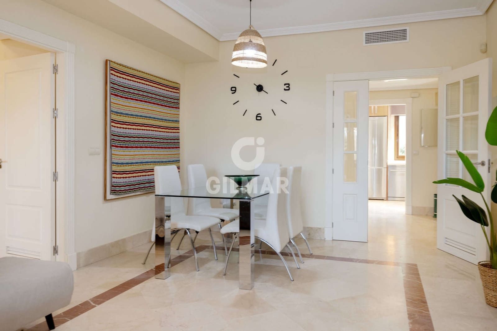 2 soverom Leilighet til salgs i Sotogrande med svømmebasseng garasje - € 525 000 (Ref: 9630586)