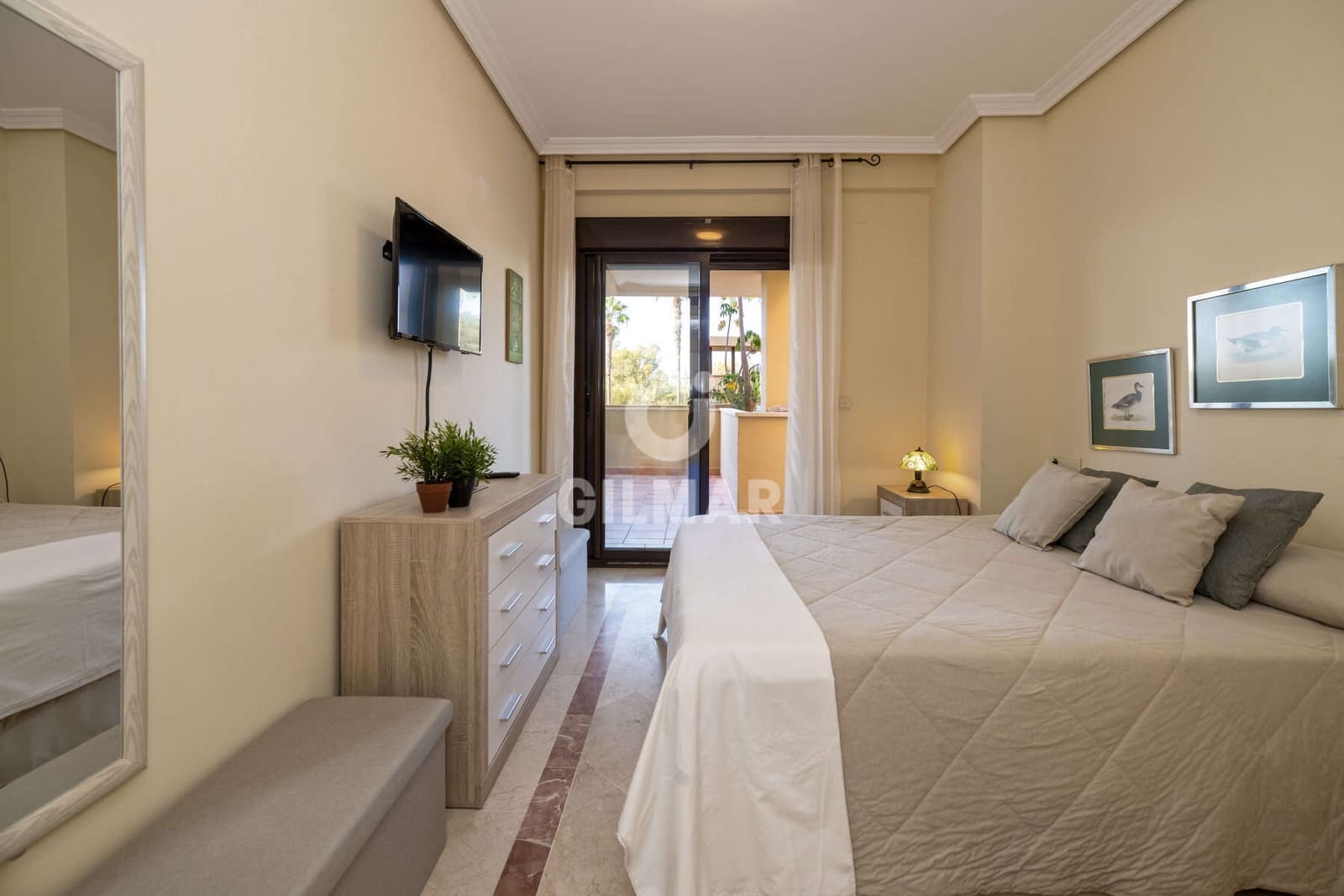 2 soverom Leilighet til salgs i Sotogrande med svømmebasseng garasje - € 525 000 (Ref: 9630586)