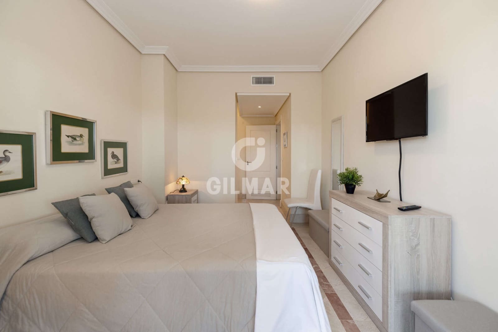 2 soverom Leilighet til salgs i Sotogrande med svømmebasseng garasje - € 525 000 (Ref: 9630586)