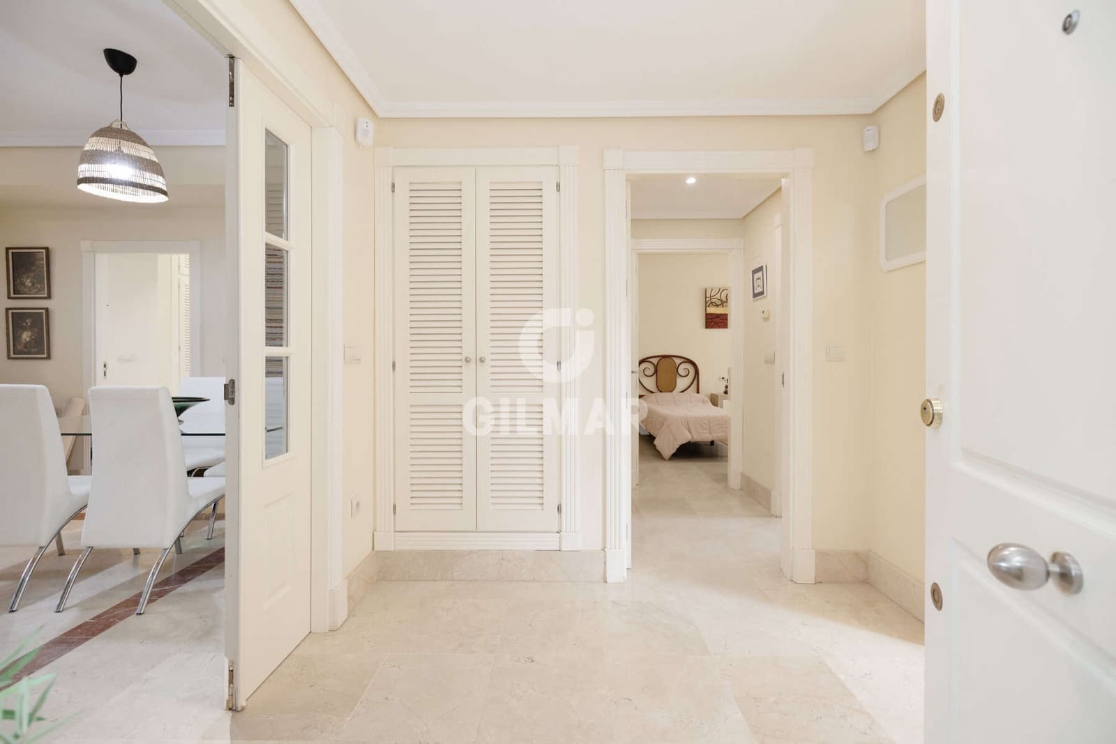 2 soverom Leilighet til salgs i Sotogrande med svømmebasseng garasje - € 525 000 (Ref: 9630586)