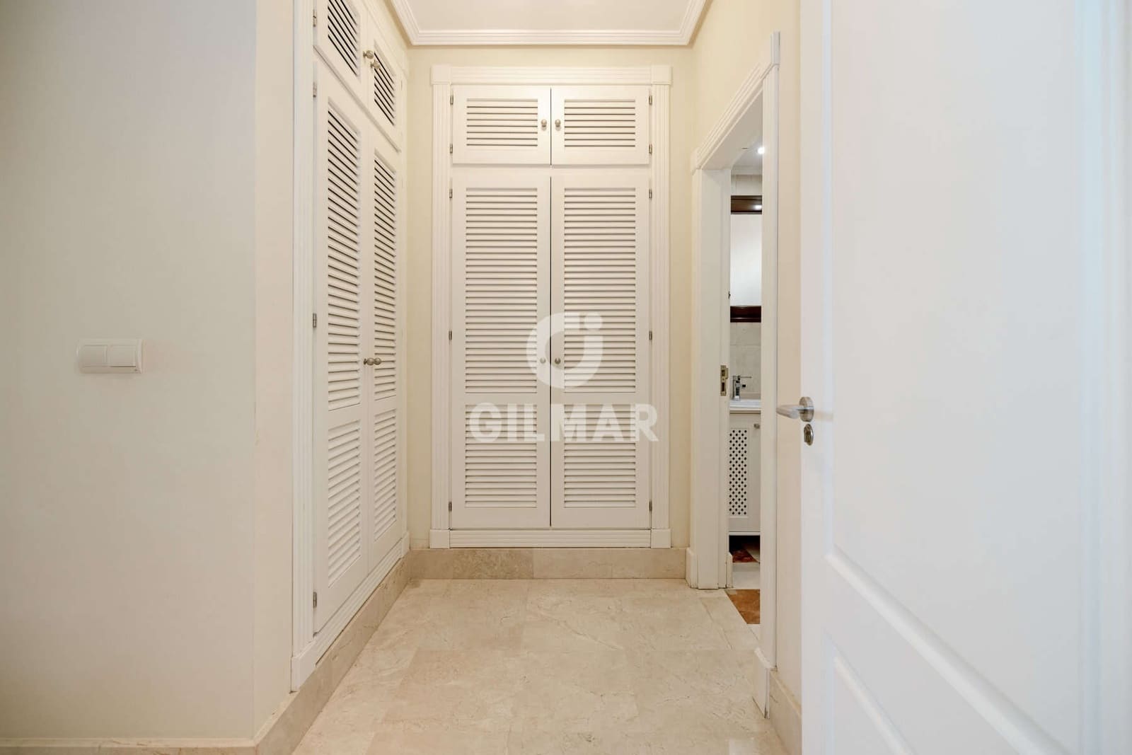 2 soverom Leilighet til salgs i Sotogrande med svømmebasseng garasje - € 525 000 (Ref: 9630586)